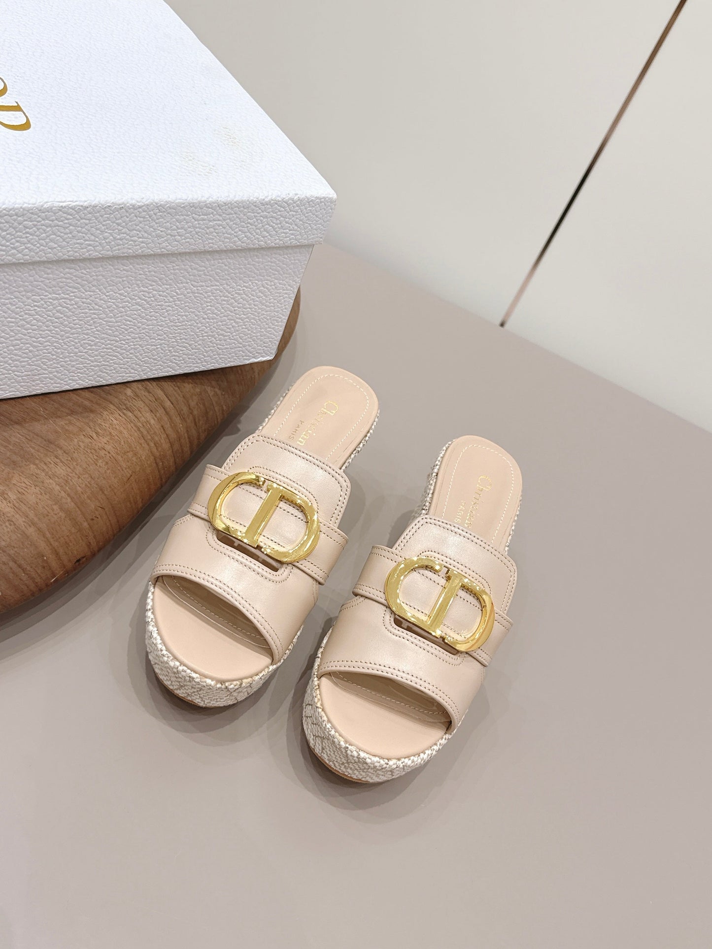 CD 30 Montaigne Wedge Slides 8cm Light Beige Calfskin 738319