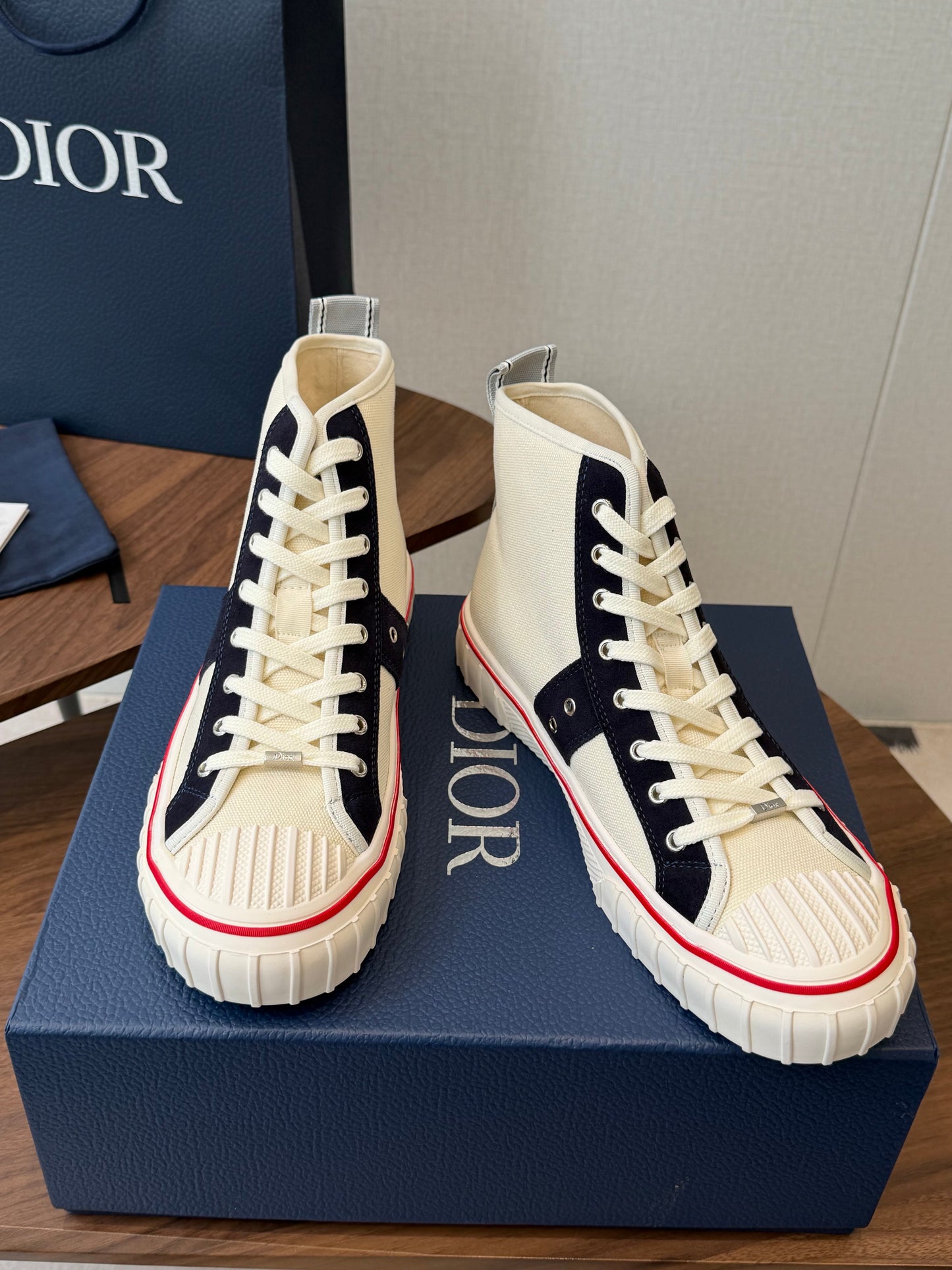 CD 26s Hooper Hight-Top Sneaker Black Beige Canvas 940262