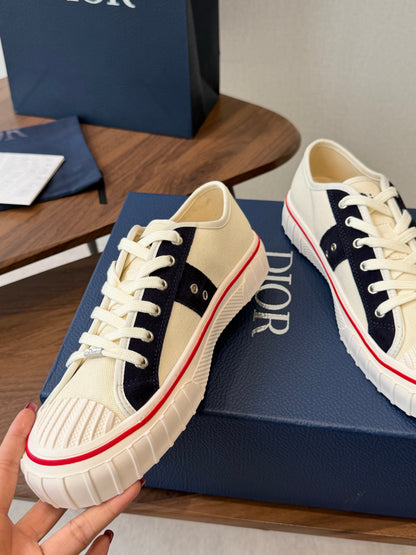 CD 26s Hooper Low-Top Sneaker White Black Canvas 940266