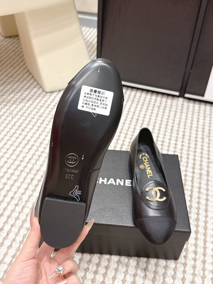 CC 26s Slip-on Flat Black Calfskin 632340