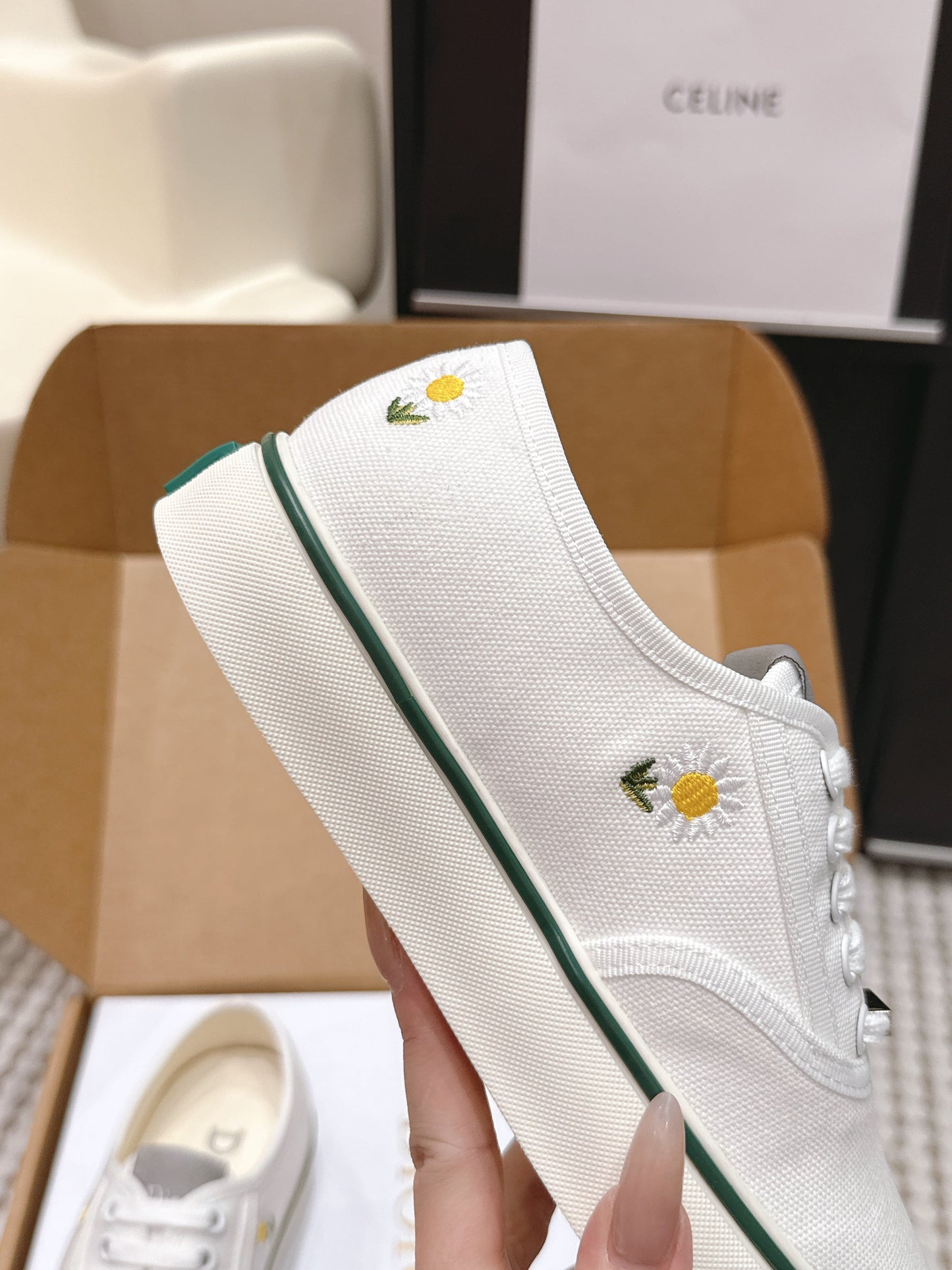 CD Saltwind Sneakers White Chrysanthemum Embroidery Canvas 632437