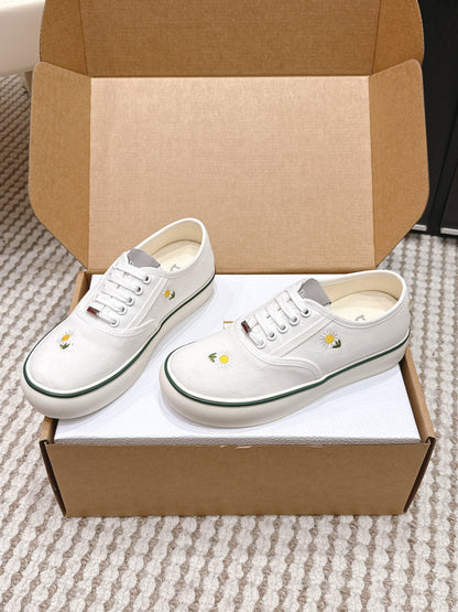 CD Saltwind Sneakers White Chrysanthemum Embroidery Canvas 632437