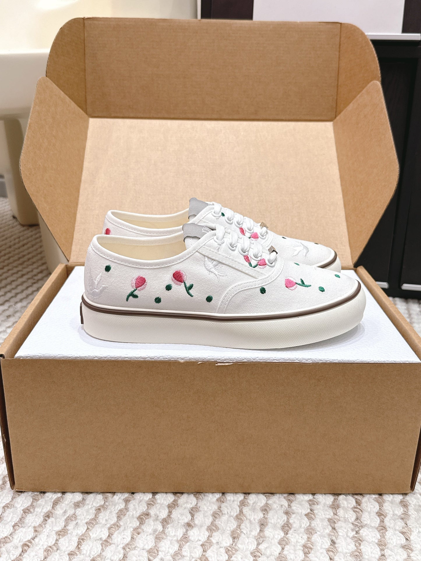 CD Saltwind Sneakers White Dove & Rose Embroidery Canvas 632440