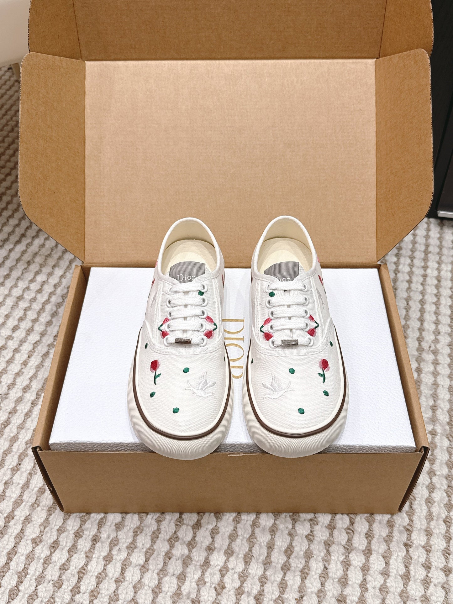 CD Saltwind Sneakers White Dove & Rose Embroidery Canvas 632440