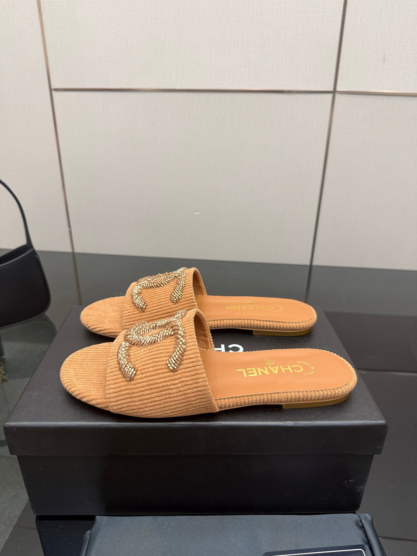 Chanel 2026 Slippers Leather Raffia Large Gold CC Logo 791589