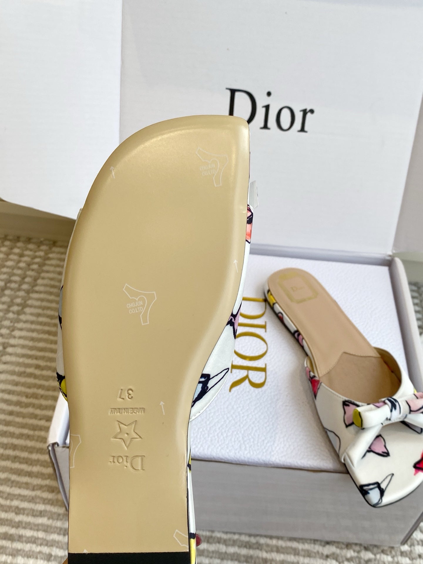 CD 26s Bow Kitten Flat Open Back Sandals White Lambskin 909656