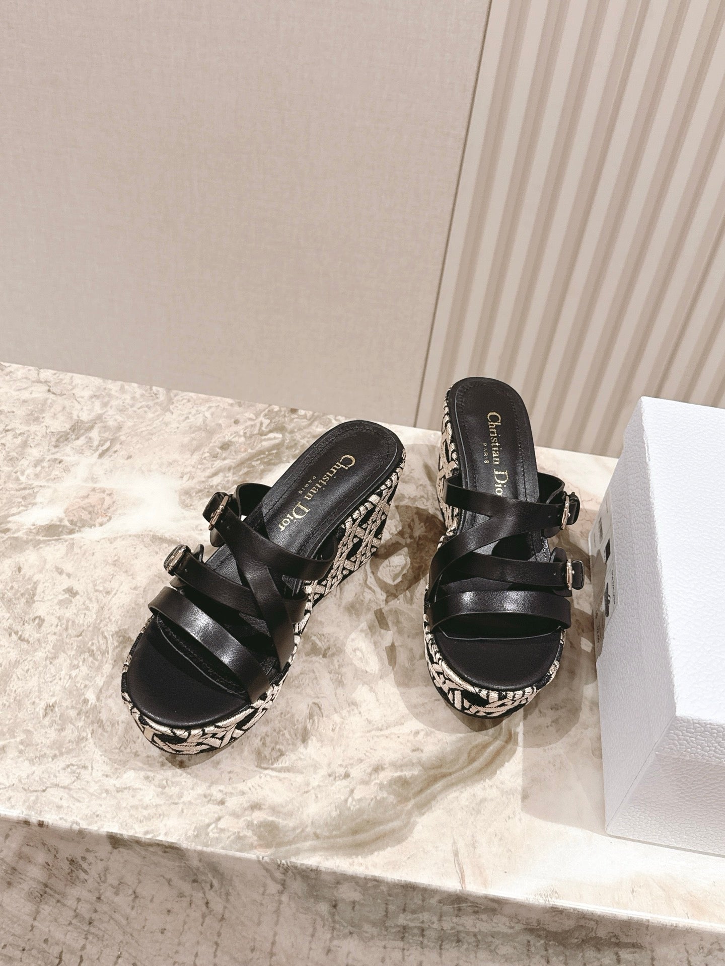 CD L'Amazone Wedge Slide 85mm Black  Calfskin and Raffia  483084