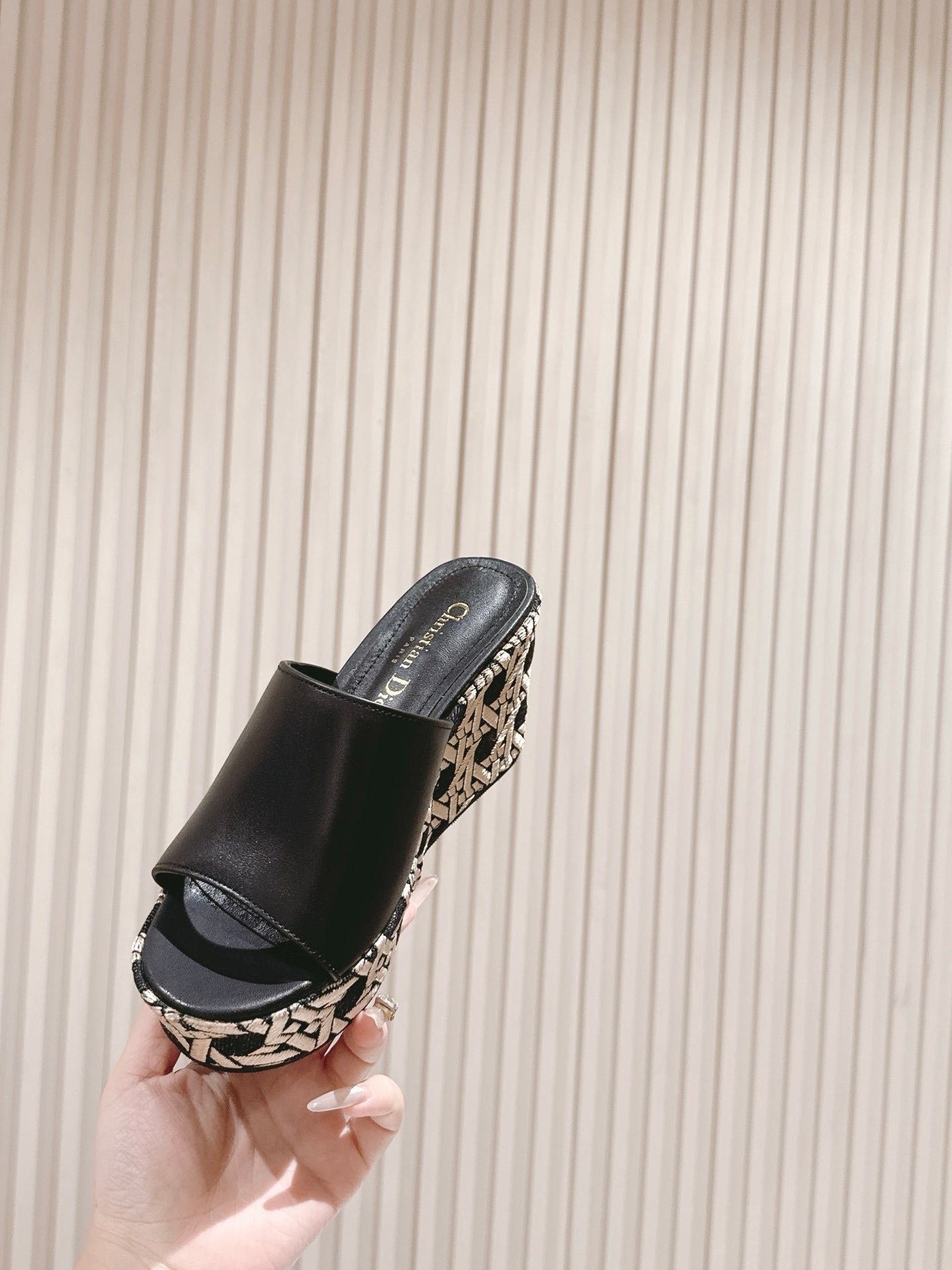 CD Attitude Wedge Slide 85mm Black Calfskin 483085