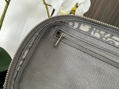 diortravel vanity 25 grey oblique embroidery