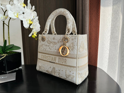 medium lady 24 white beige embroidery canvas