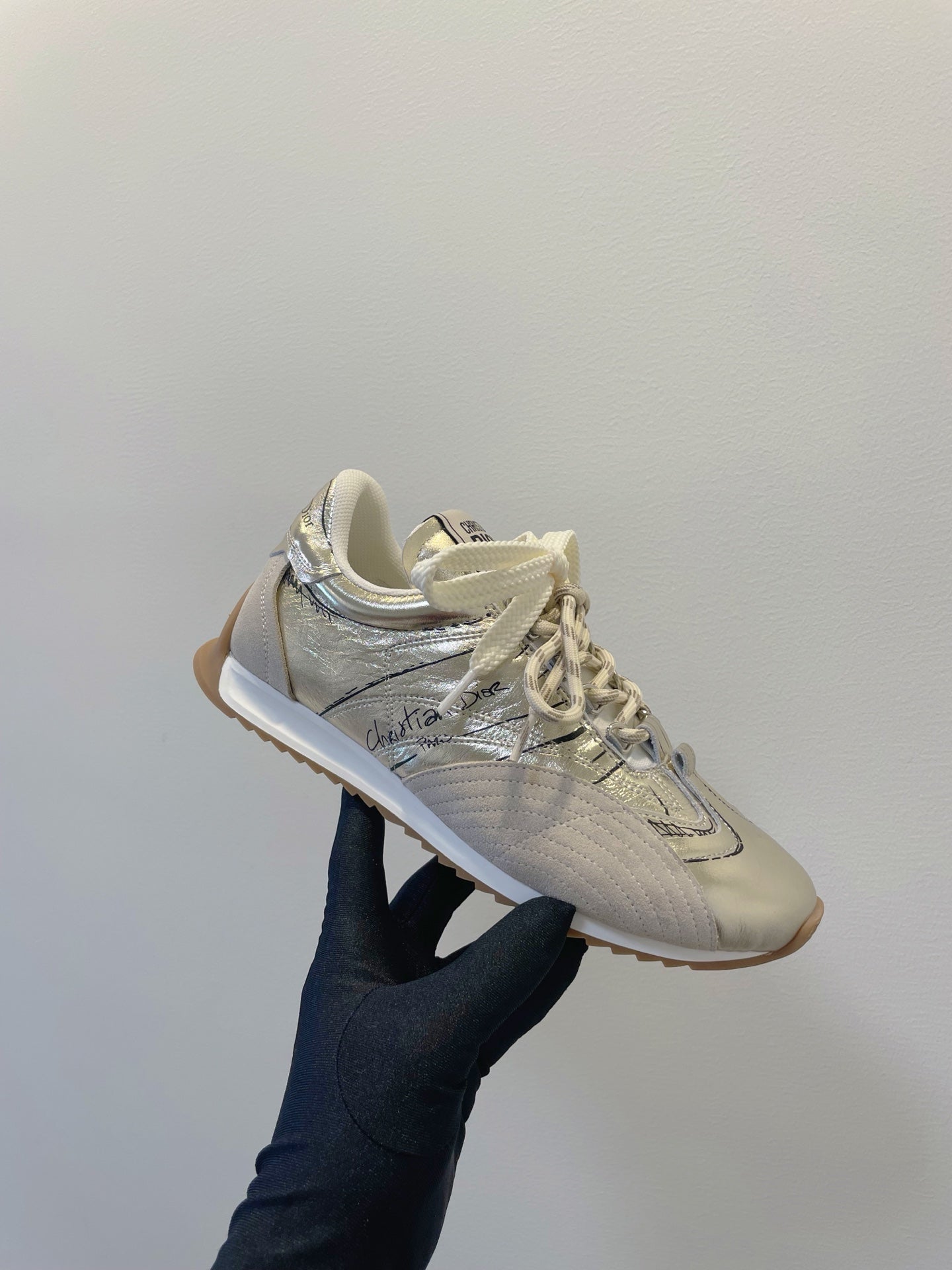 CD 26s D-Sketch Sneakers Sliver Taupe Suede Lambskin 908093