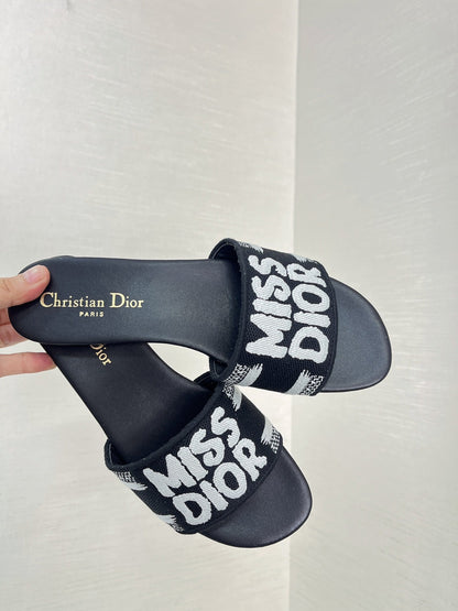 dway slide embroidered black cotton