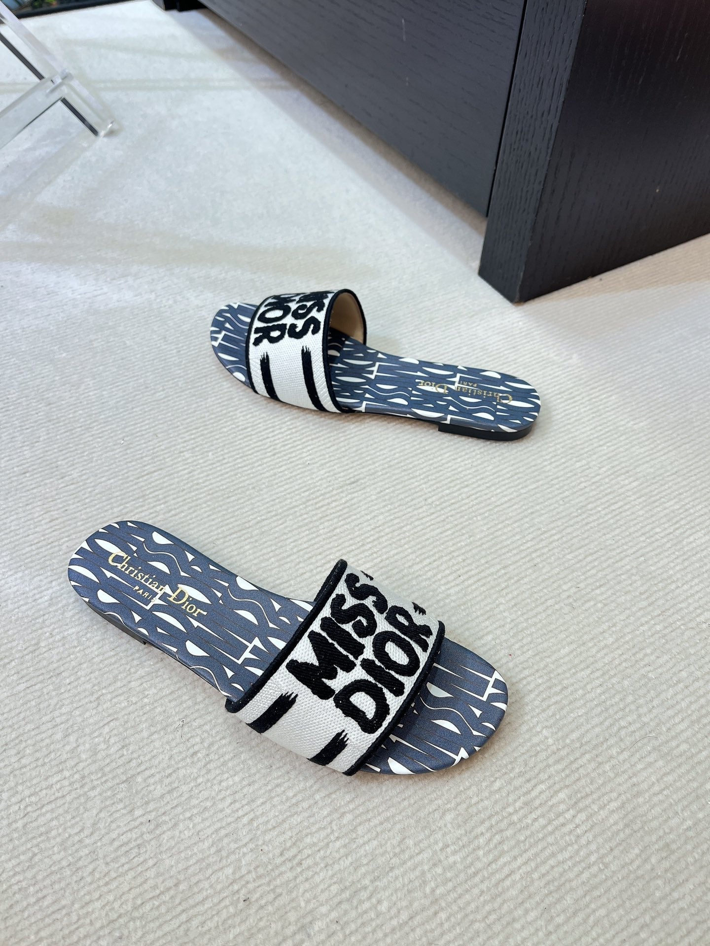dway slide embroidered cotton grey miss cd alllover motif