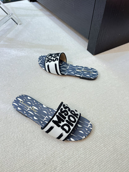 dway slide embroidered cotton grey miss cd alllover motif