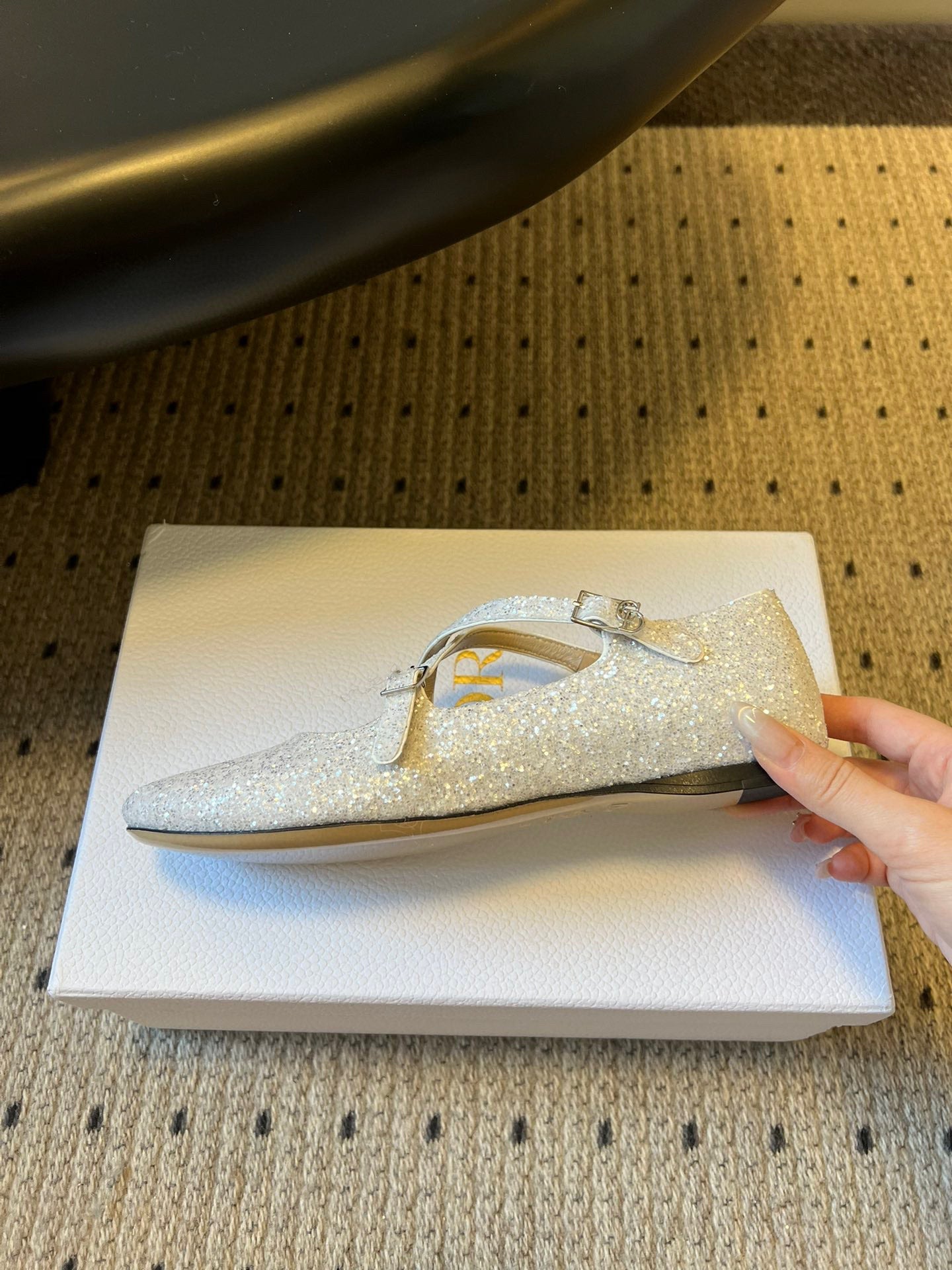 CD 26s New Flat Ballet Flats With Cross Straps White Glitter 622216