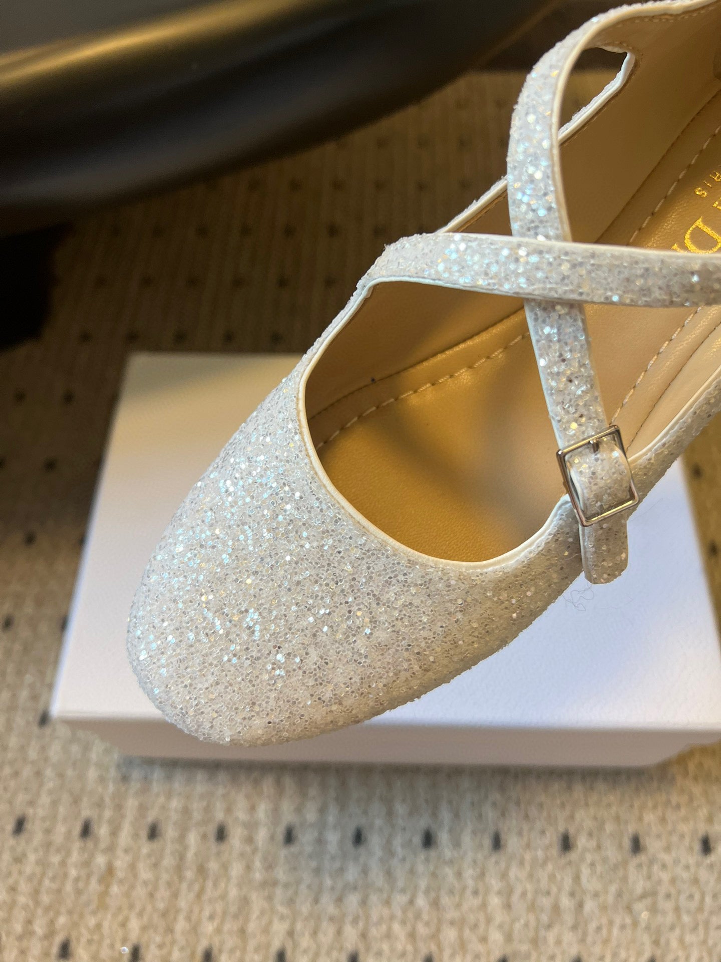 CD 26s New Flat Ballet Flats With Cross Straps White Glitter 622216