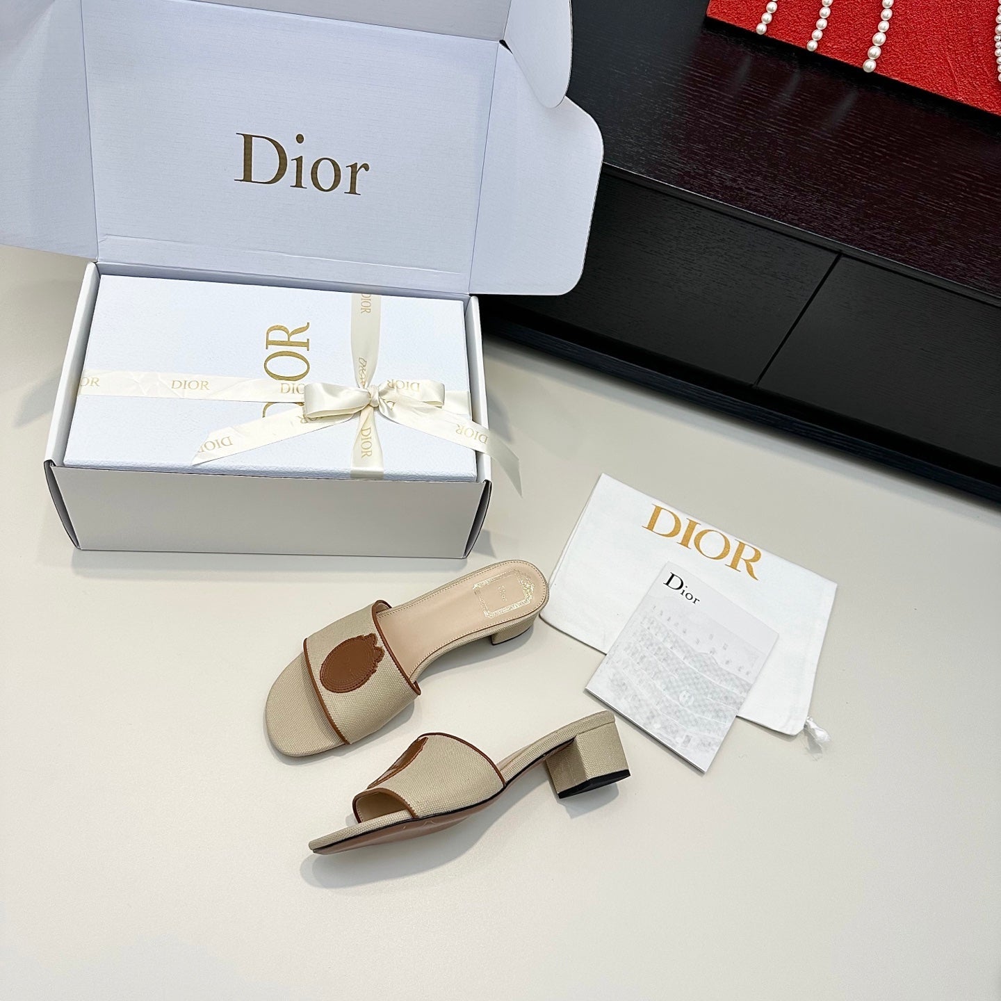 CD Médaillon Slide 4.5cm Cream Brown Denim 899860