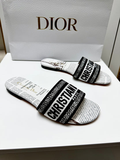 CD 26s Embroidered Slippers Black White Canvas Leather 683019