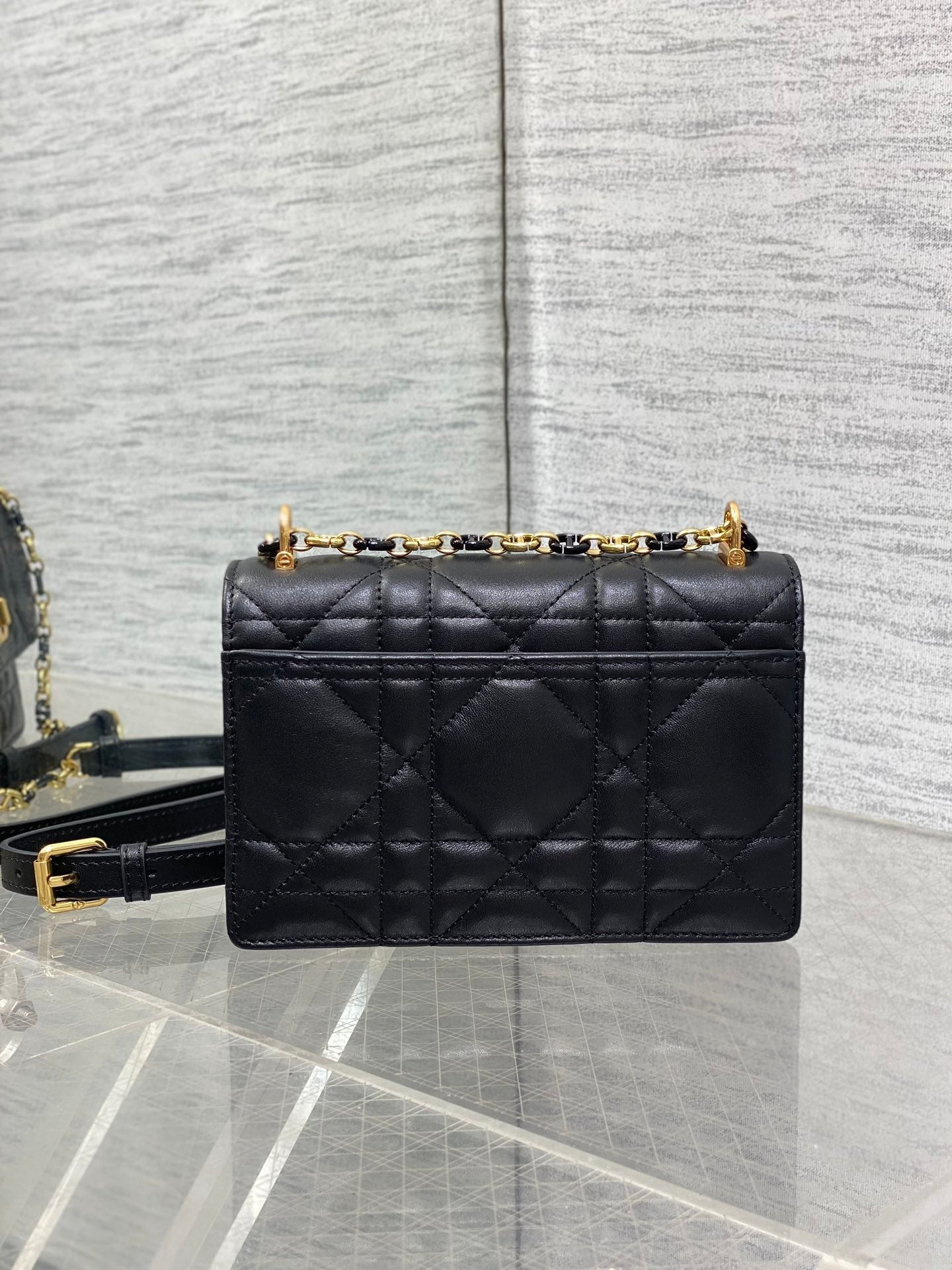 CD Miss Caro 17 Bag Black Calfskin 226490