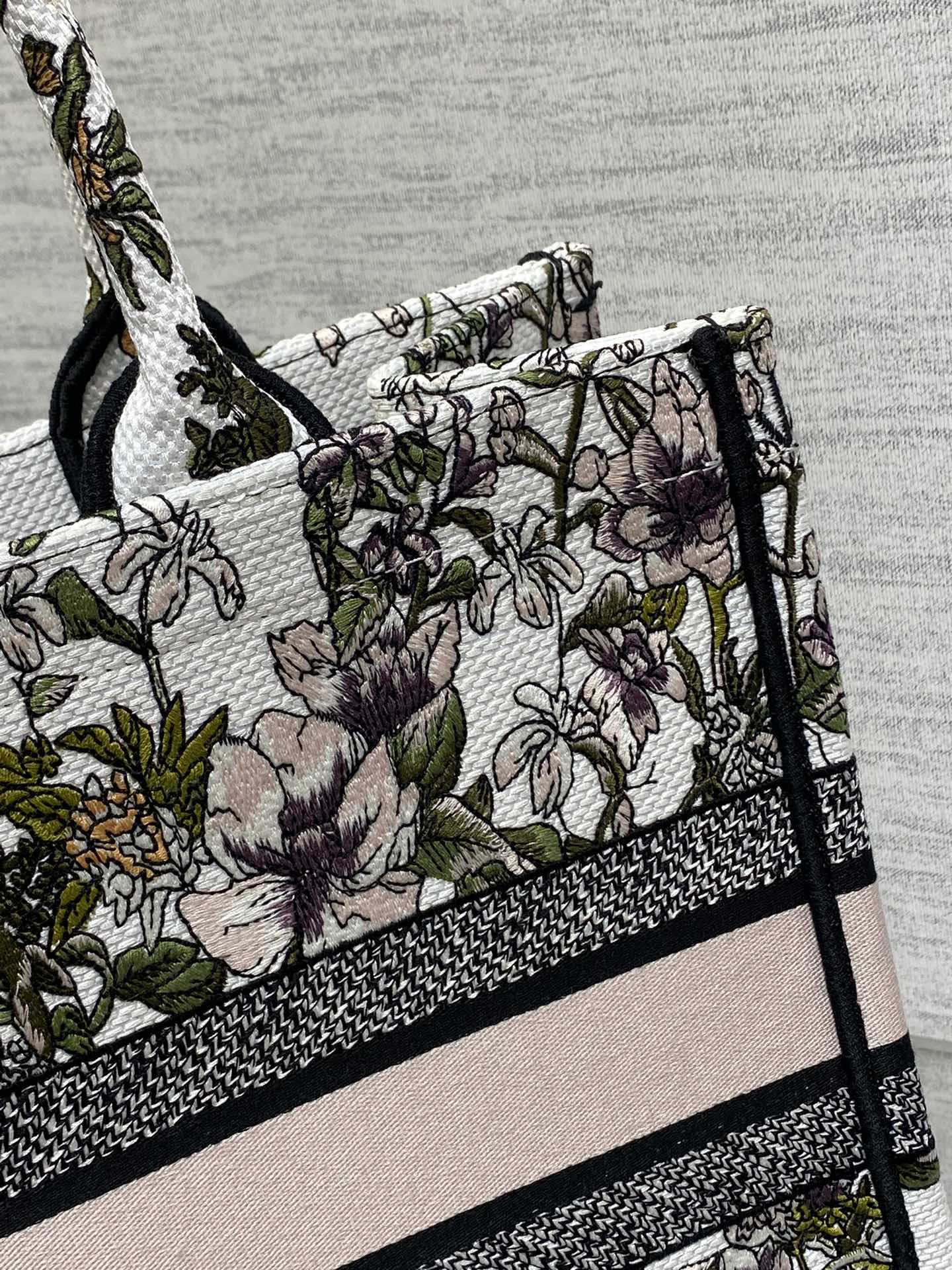 CD Medium Dior Book Tote Full Floral Motif White Pink Cotton 272912