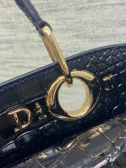 CD 26SS Bow-Adorned Bag Black Glossy Crocodile Pattern Embossed Calfskin 272521