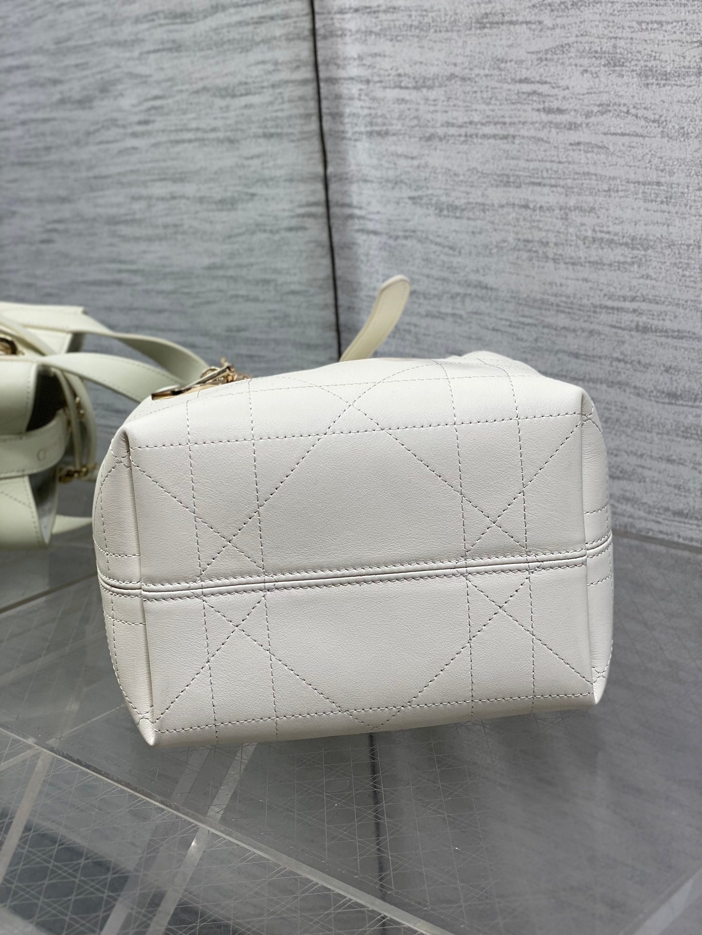 CD Toujours Bag 18cm White Macrocannage Lambskin 286513