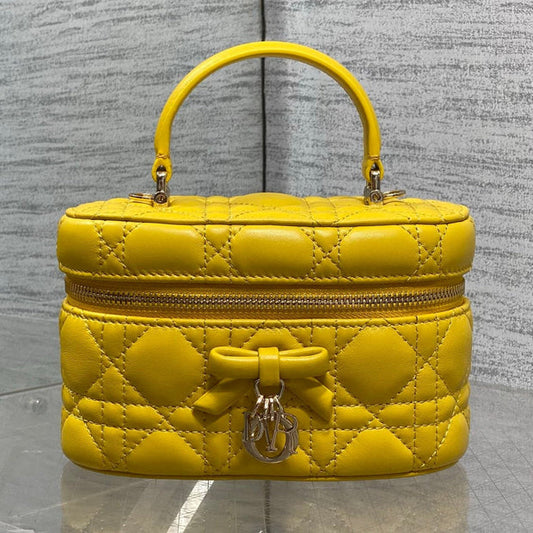 CD 2026 Vanity Bag 17.5cm Yellow Cannage Lambskin 286426