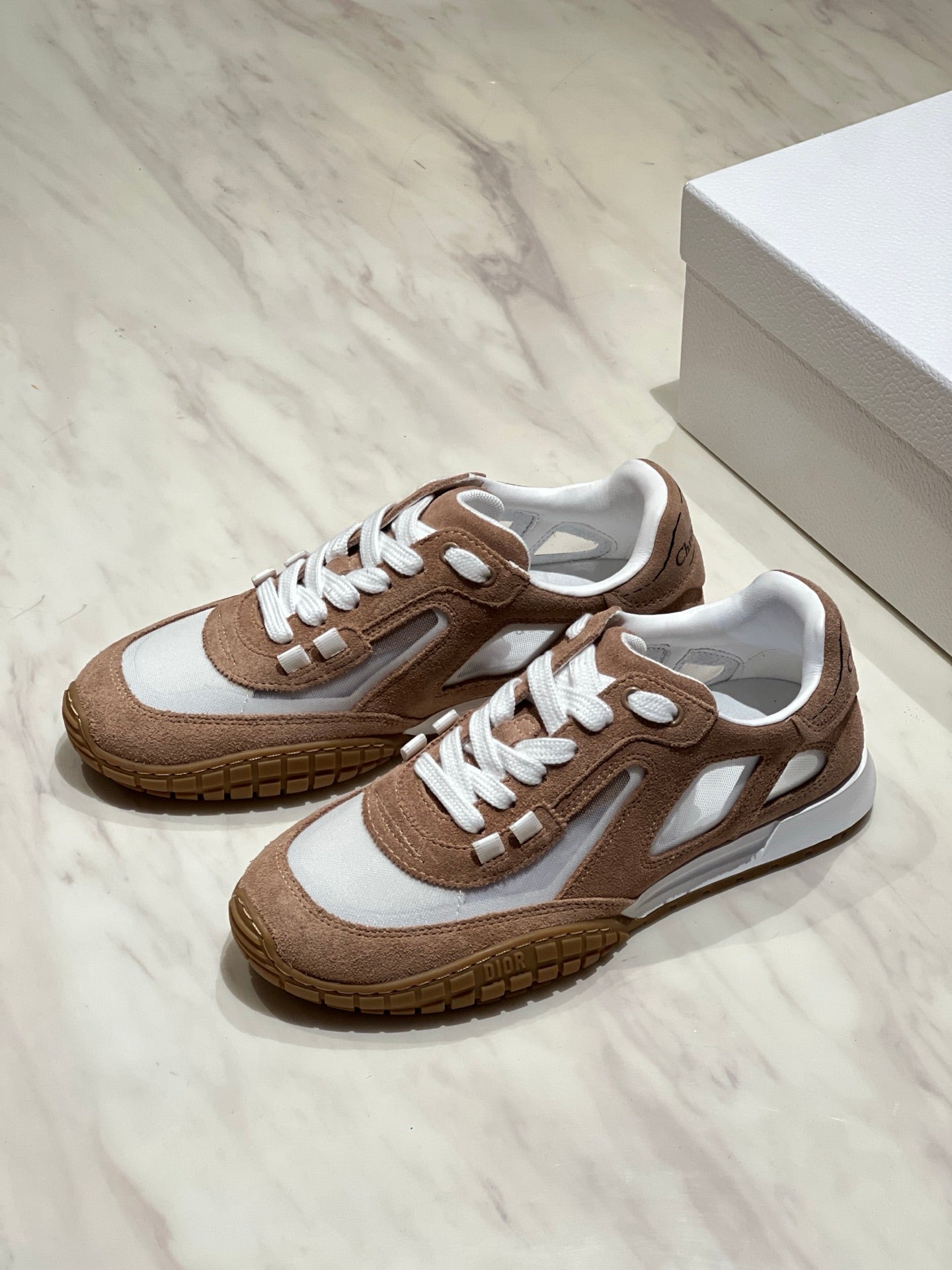 CD Tech Sneaker Coffee White Mesh Suede 707906