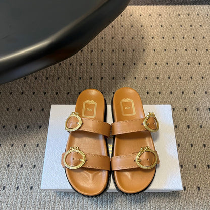 CD 26s Médaillon Buckle Slide Brown Cowhide 820026