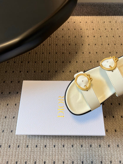 CD 26s Médaillon Buckle Slide White Cowhide 820027