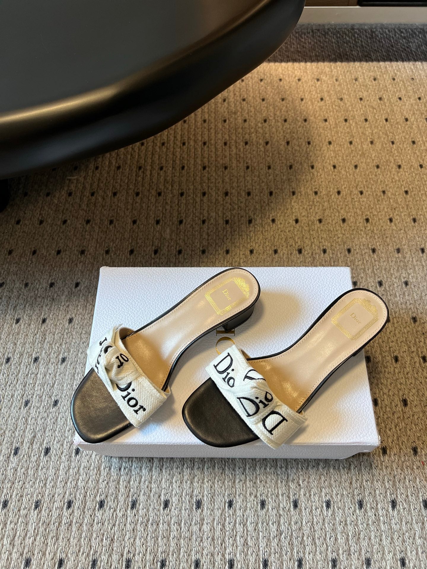 CD 26s J'Adior Slide 4cm White Black Embroidered Cotton 820044