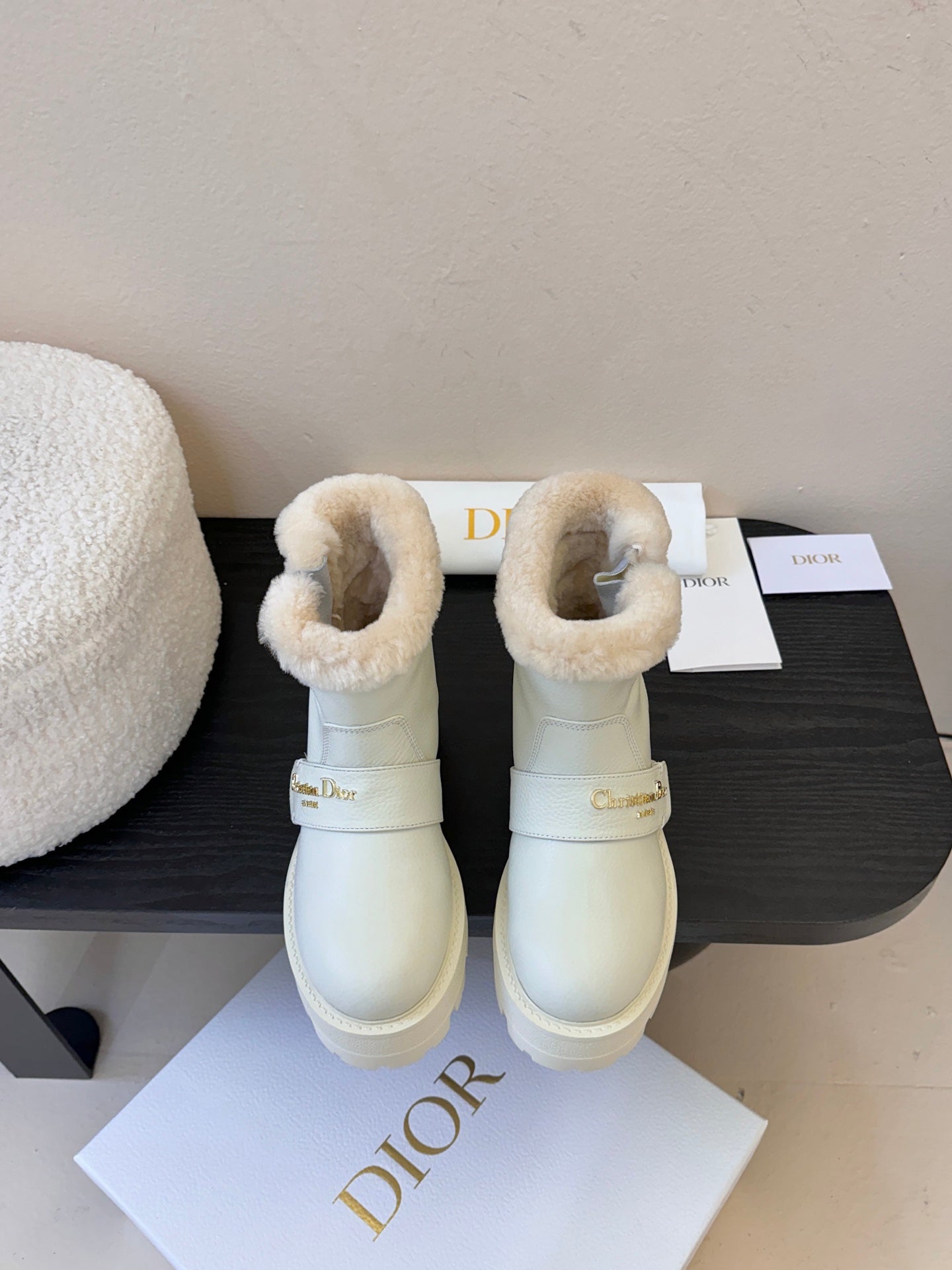 CD Alps D-Quest Ankle Boot White Grained Calfskin Shearling 530609