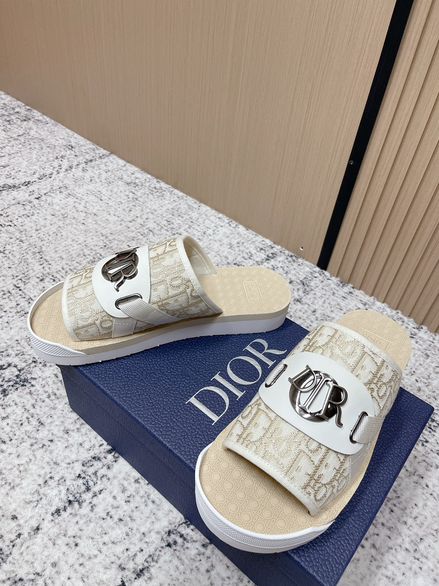 CD Men's Alpha Sandals Cream Rubber Cotton 752385