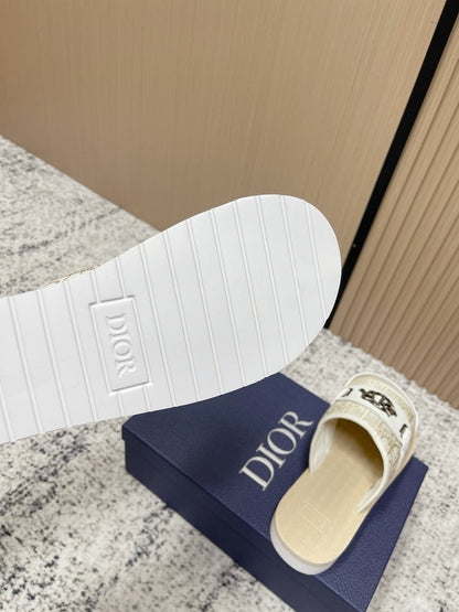 CD Men's Alpha Sandals Cream Rubber Cotton 752385
