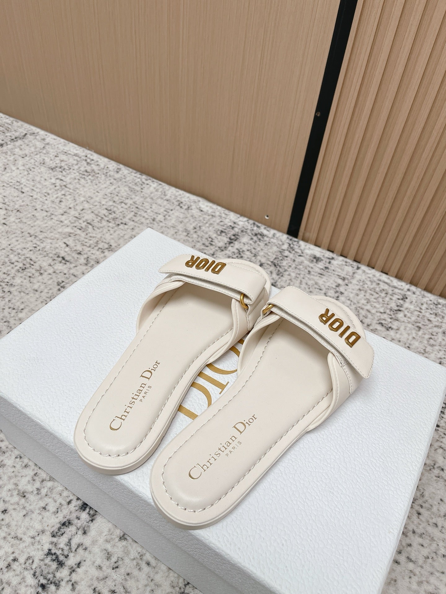 CD Dioriviera Dioract Slides White Cowhide 752400