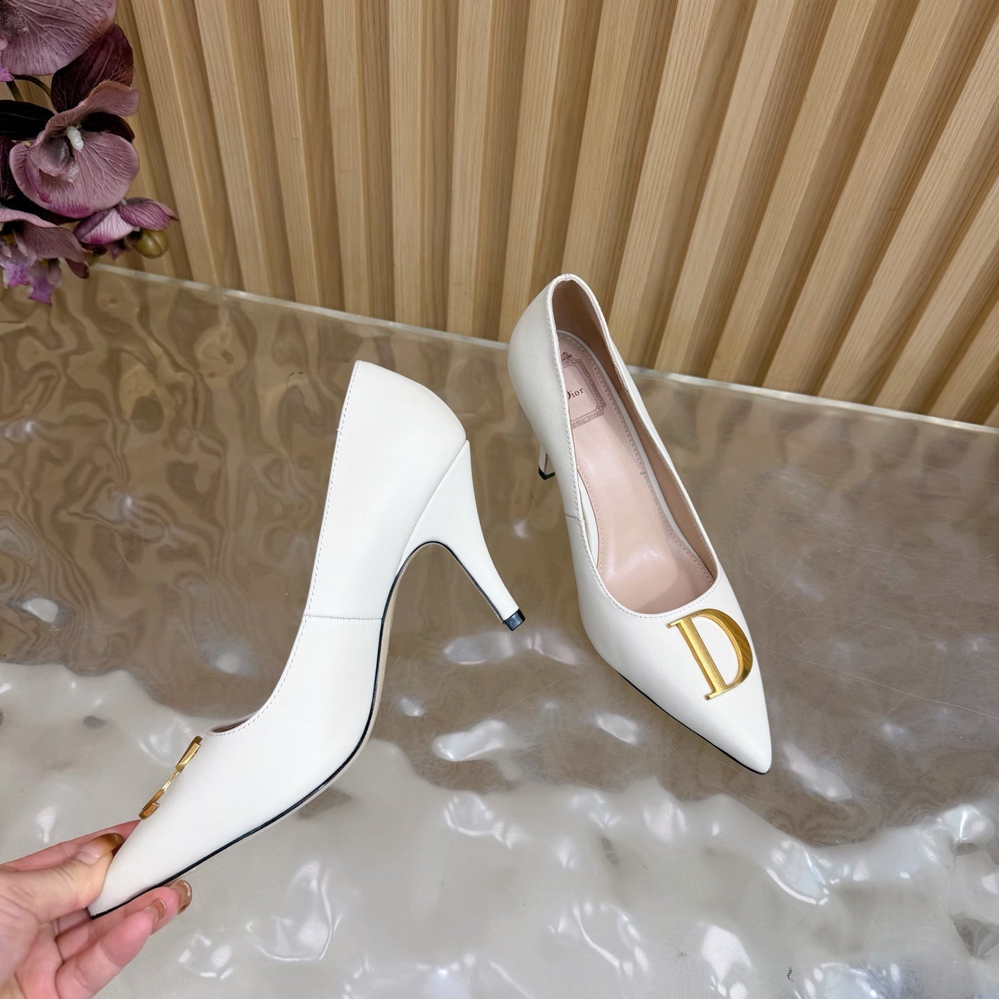 CD Buckle High-Heeled Elegant Shoes 85mm White Cowhide 537722