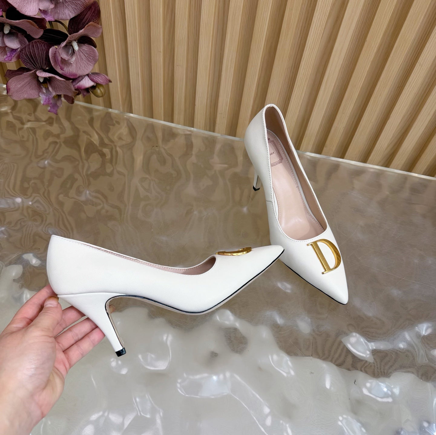 CD Buckle High-Heeled Elegant Shoes 85mm White Cowhide 537722