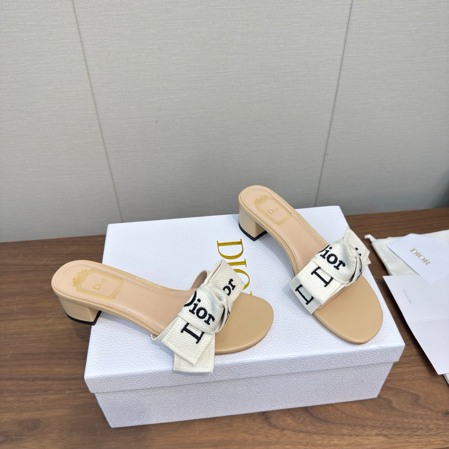 CD 26s J'Adior Chunky Heel 4.5cm Beige Canvas Lambskin 922451