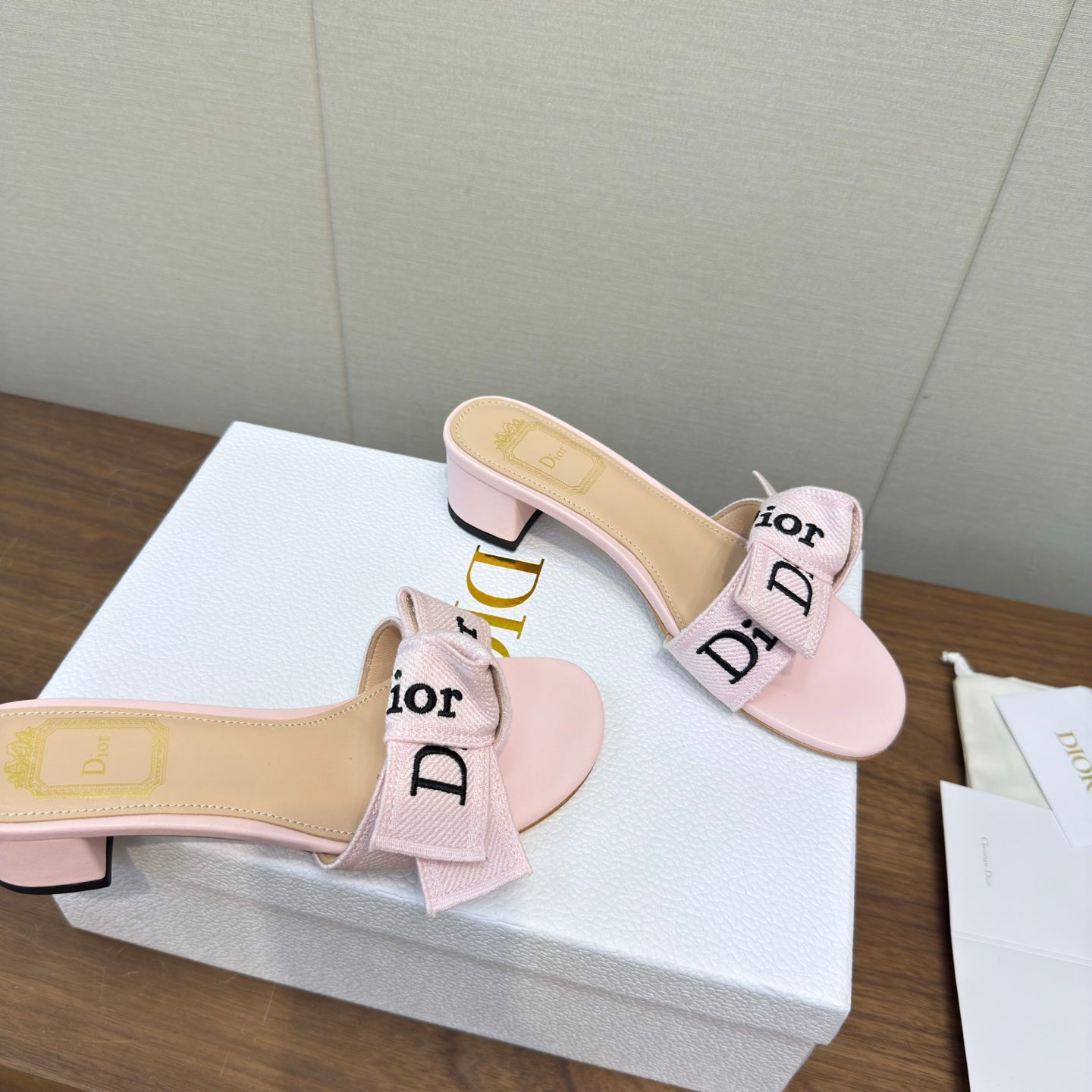 CD 26s J'Adior Chunky Heel 4.5cm Light Pink Canvas Lambskin 922454