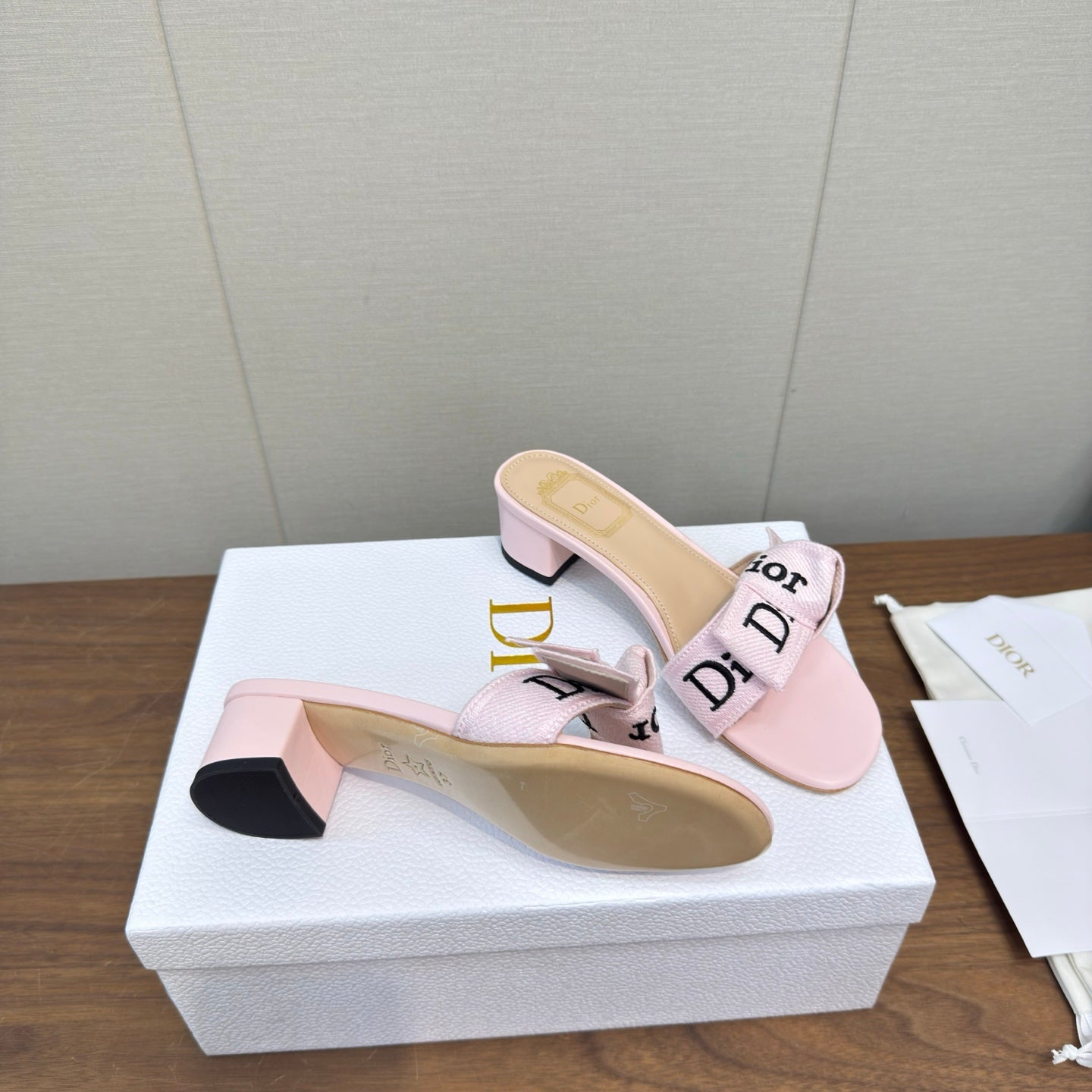 CD 26s J'Adior Chunky Heel 4.5cm Light Pink Canvas Lambskin 922454