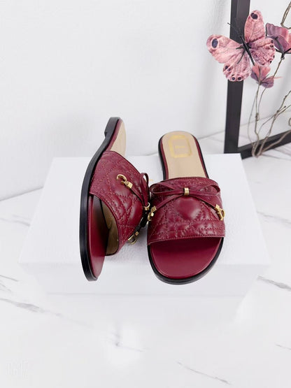 CD 26s Slippers Burgundy Beige Cowhide 681590