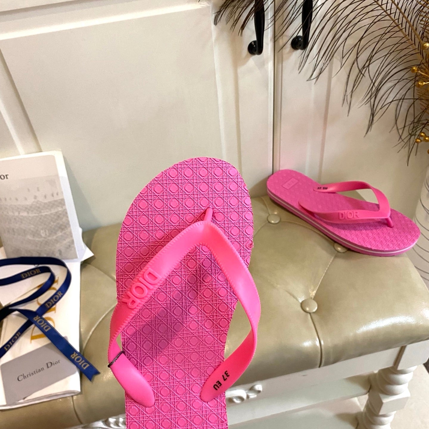 CD Thong Sandal Hot Pink Rubber 687622
