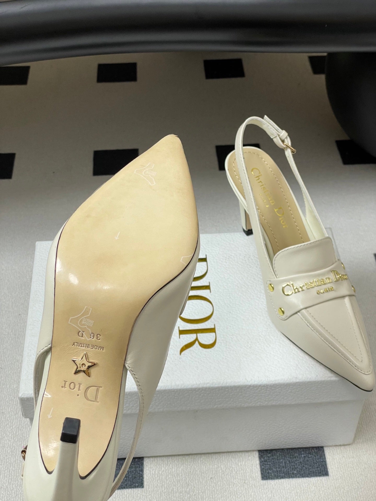 CD Boy Slingback Pump 85mm White Sheepskin 525831