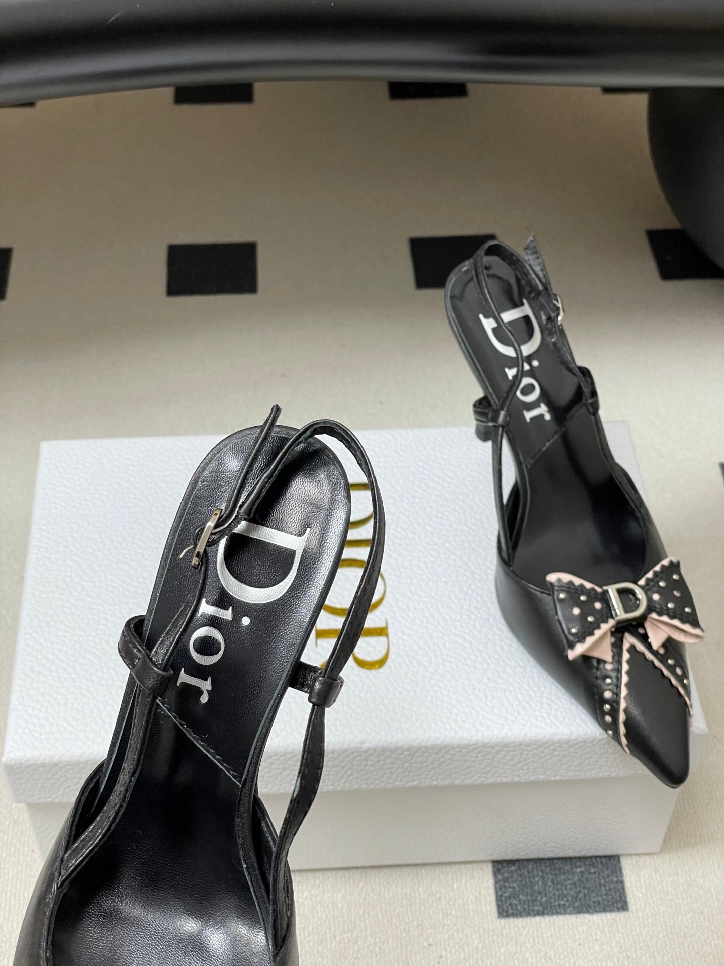 CD 26 D'Trick Slingback Heels 10cm Black Bow Detail Sheepskin 632583
