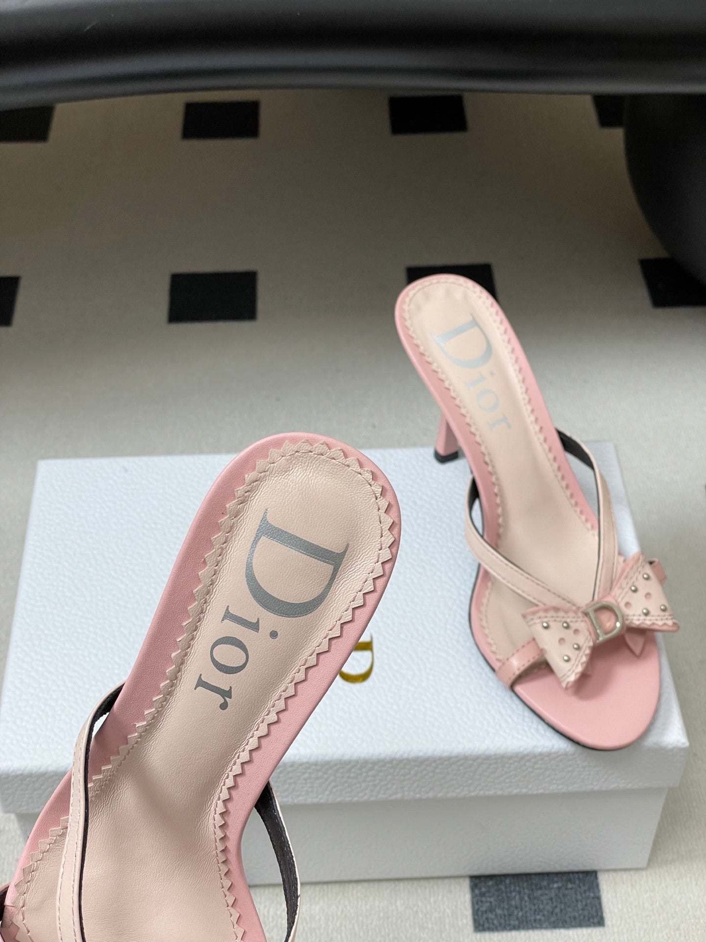 CD 26SS D'Trick Heeled Sandal 10cm Powder Pink Bow Detail Sheepskin 632579