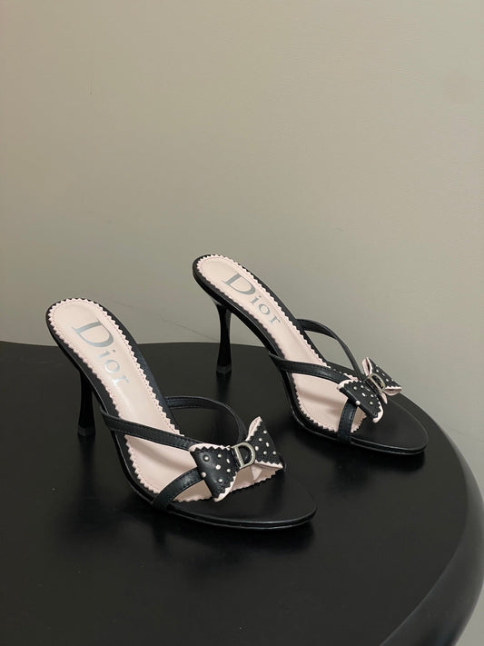 CD 26SS D'Trick Heeled Sandal 10cm Black Bow Detail Sheepskin 632581