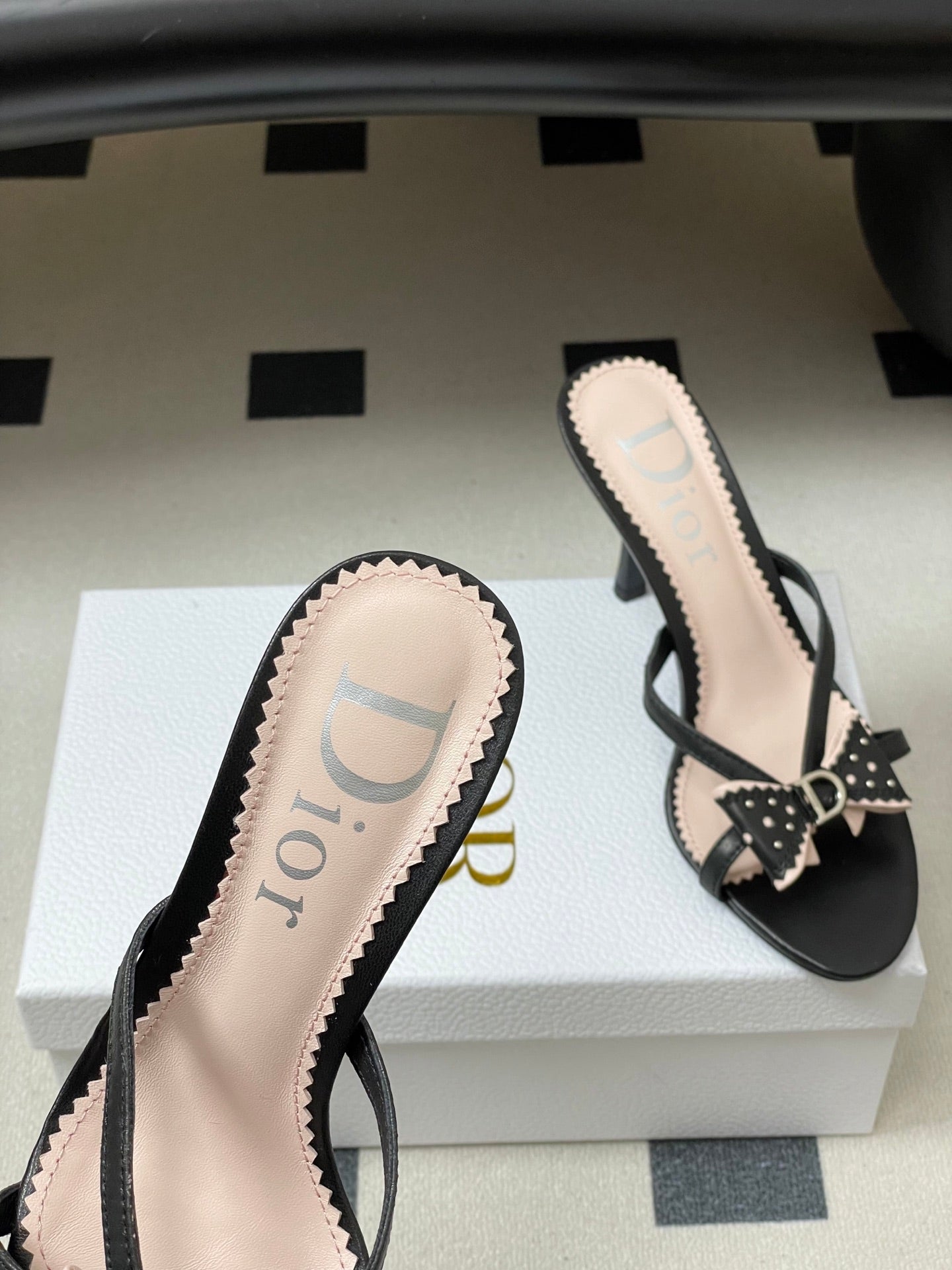 CD 26SS D'Trick Heeled Sandal 10cm Black Bow Detail Sheepskin 632581