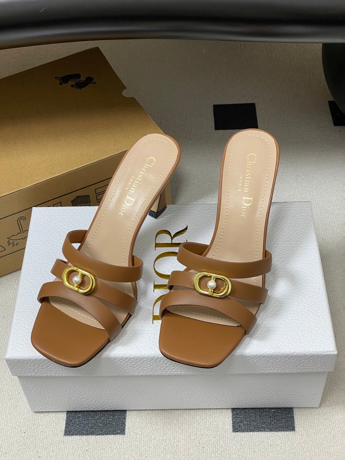 CD 26 High-Heeled Sandals 80mm Camel Cowhide 632587