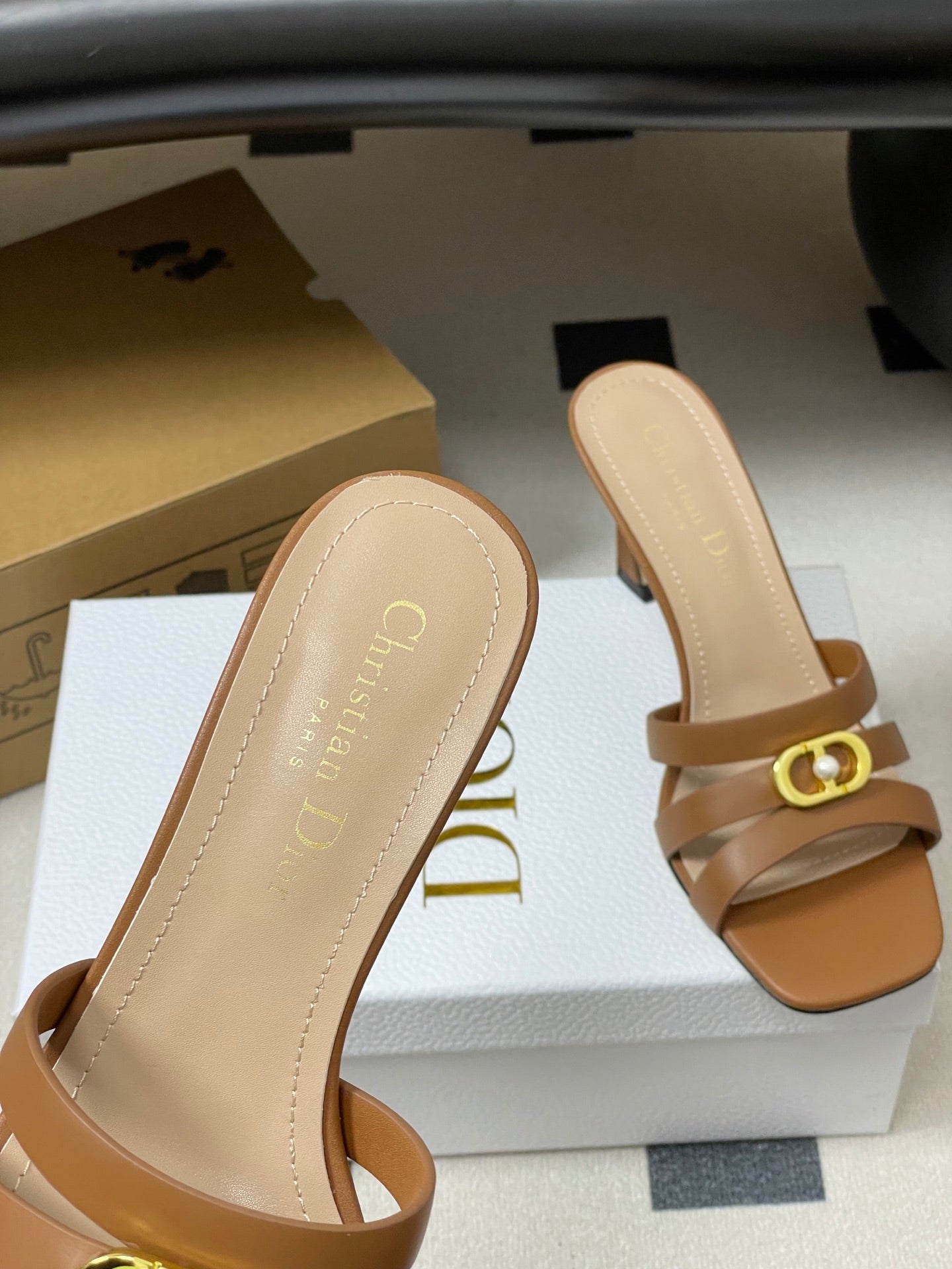 CD 26 High-Heeled Sandals 80mm Camel Cowhide 632587