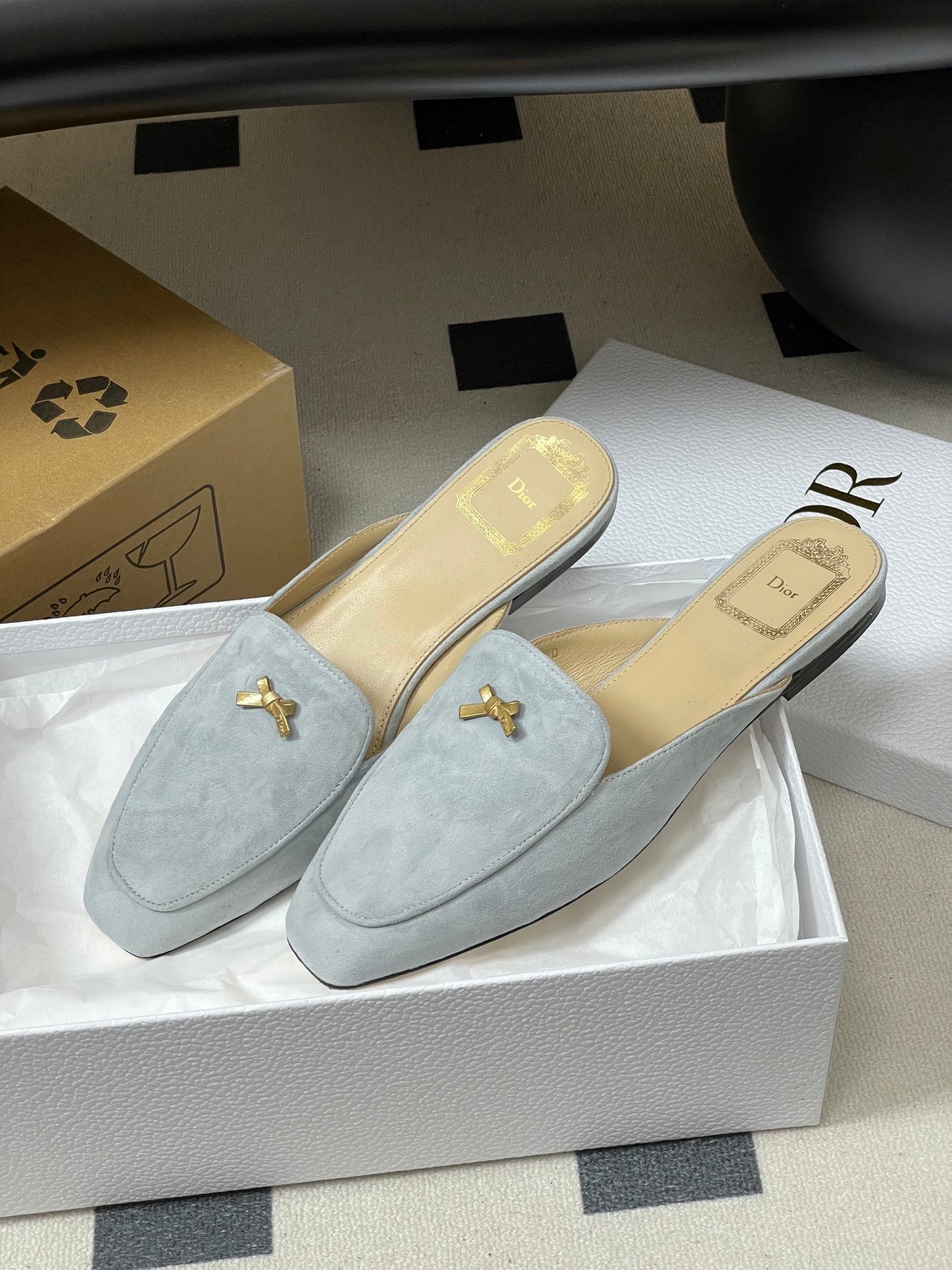 CD 26 Baby Bow Flat Mule Bleu Ciel Cowhide Sheepskin Suede 632593